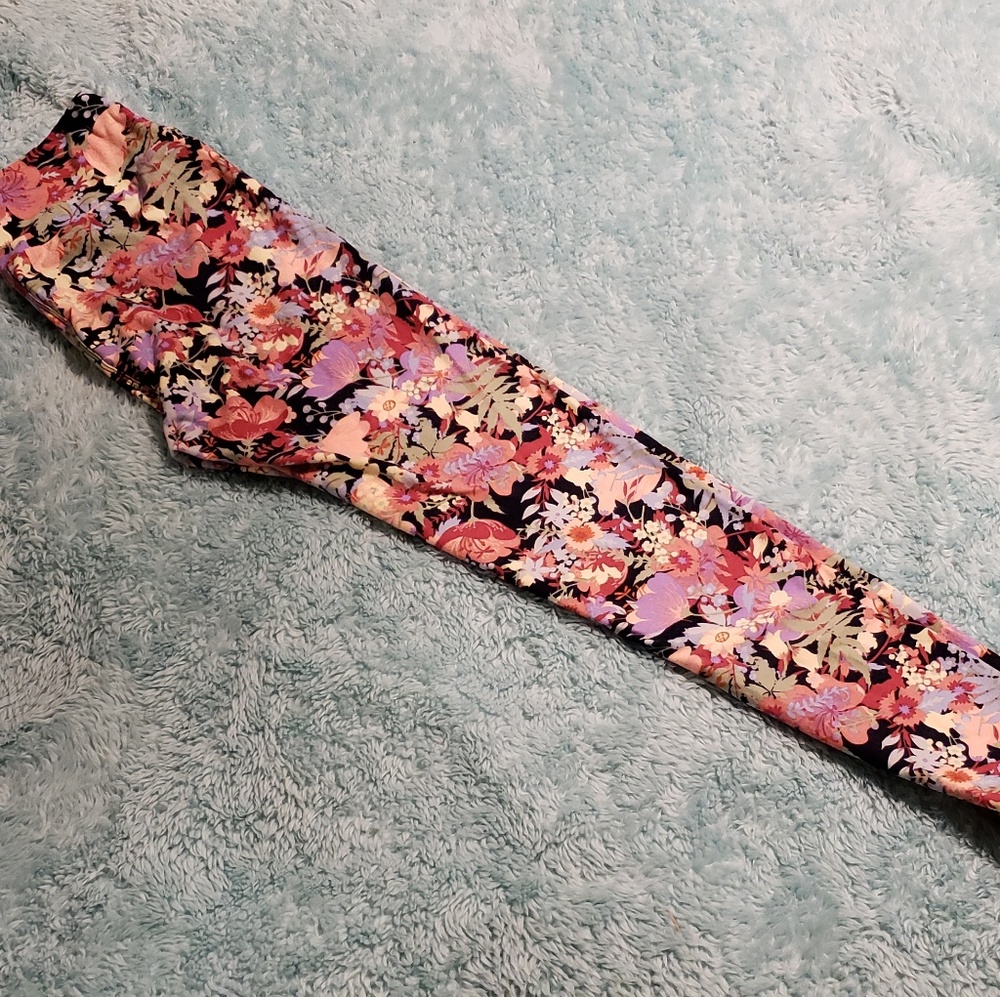 LuLaRoe OS floral leggings